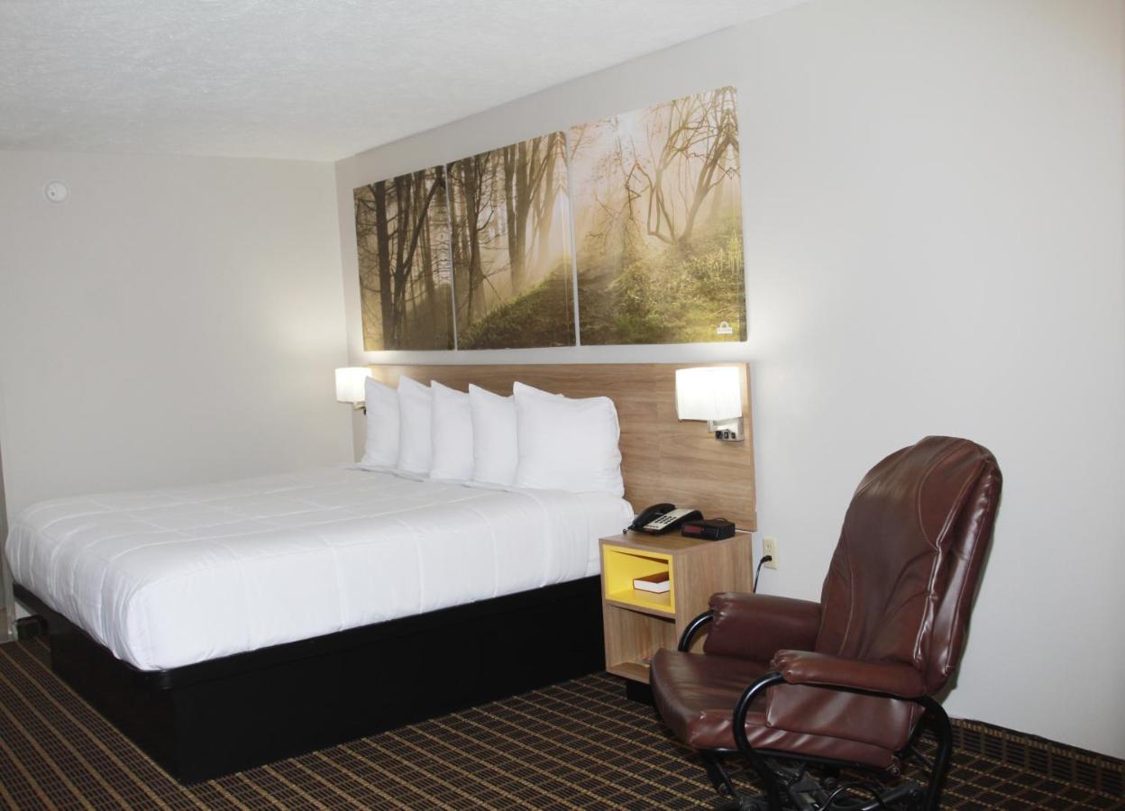 Days Inn By Wyndham Forest Exterior foto